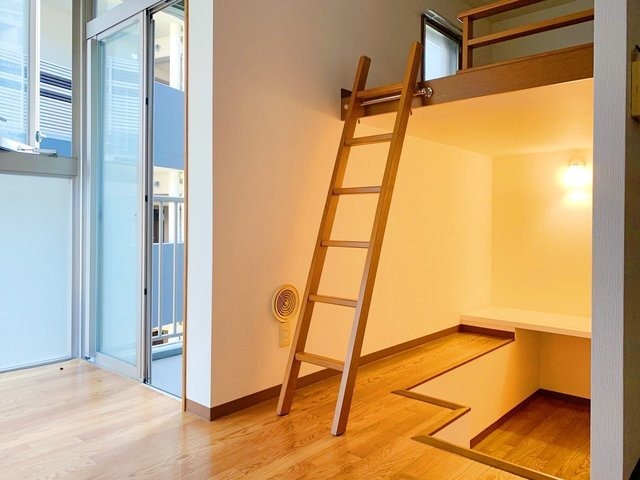 キッチンのうしろ 巣ごもりのロフト 物件ファン